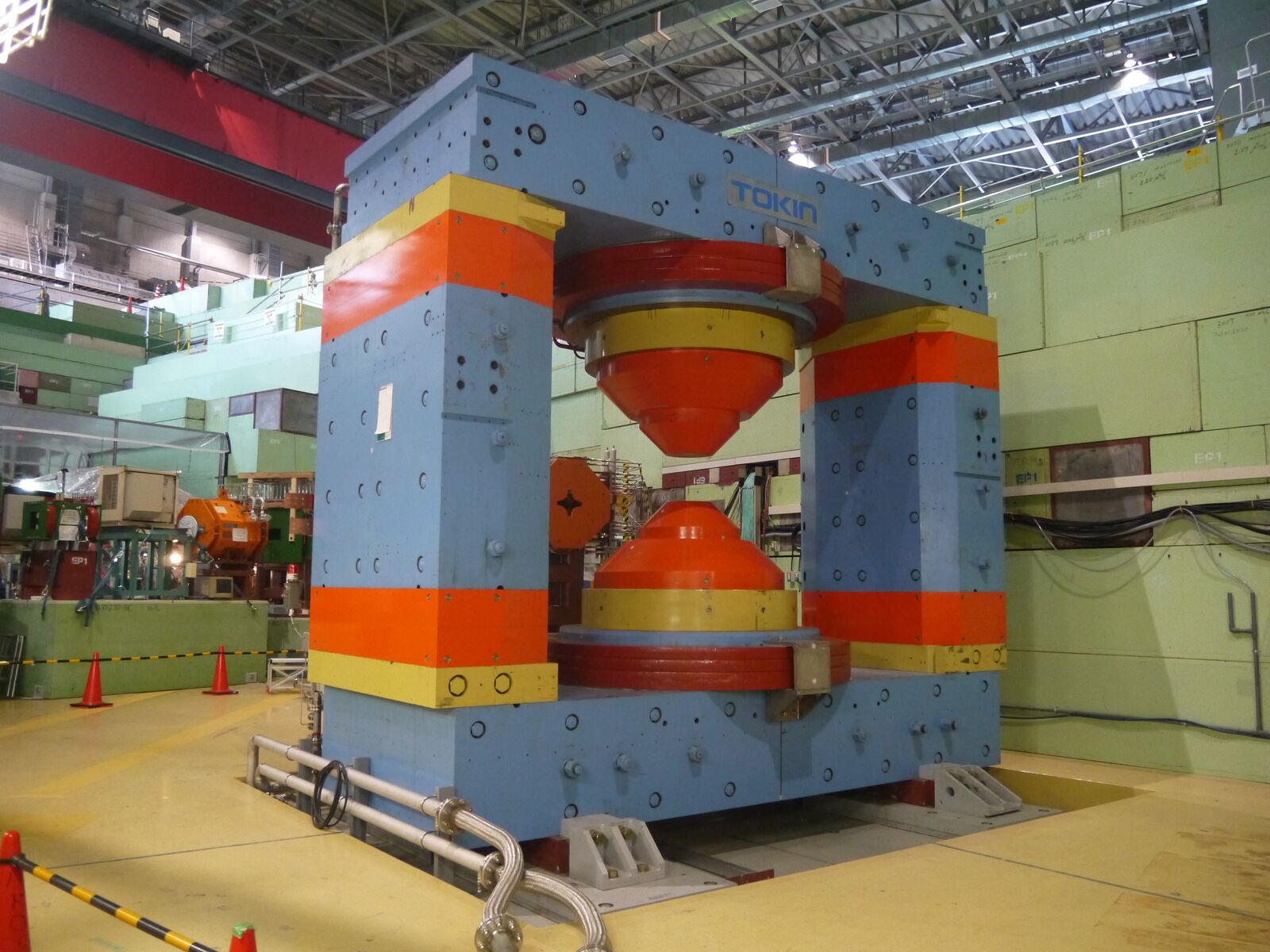 Photo of the spectromter magnet
(2015/Oct, after reassemble)